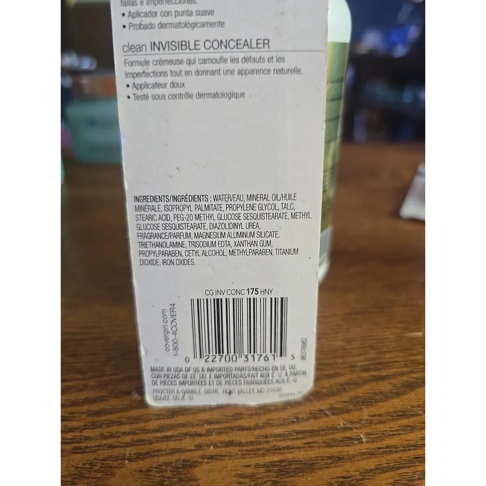 COVERGIRL Clean Invisible Lightweight Concealer‎ Honey, .32 oz